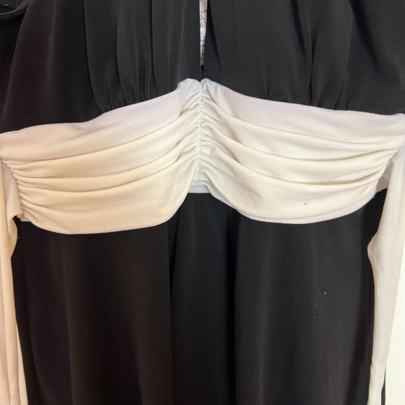 Black halter top - Picture 2 of 8